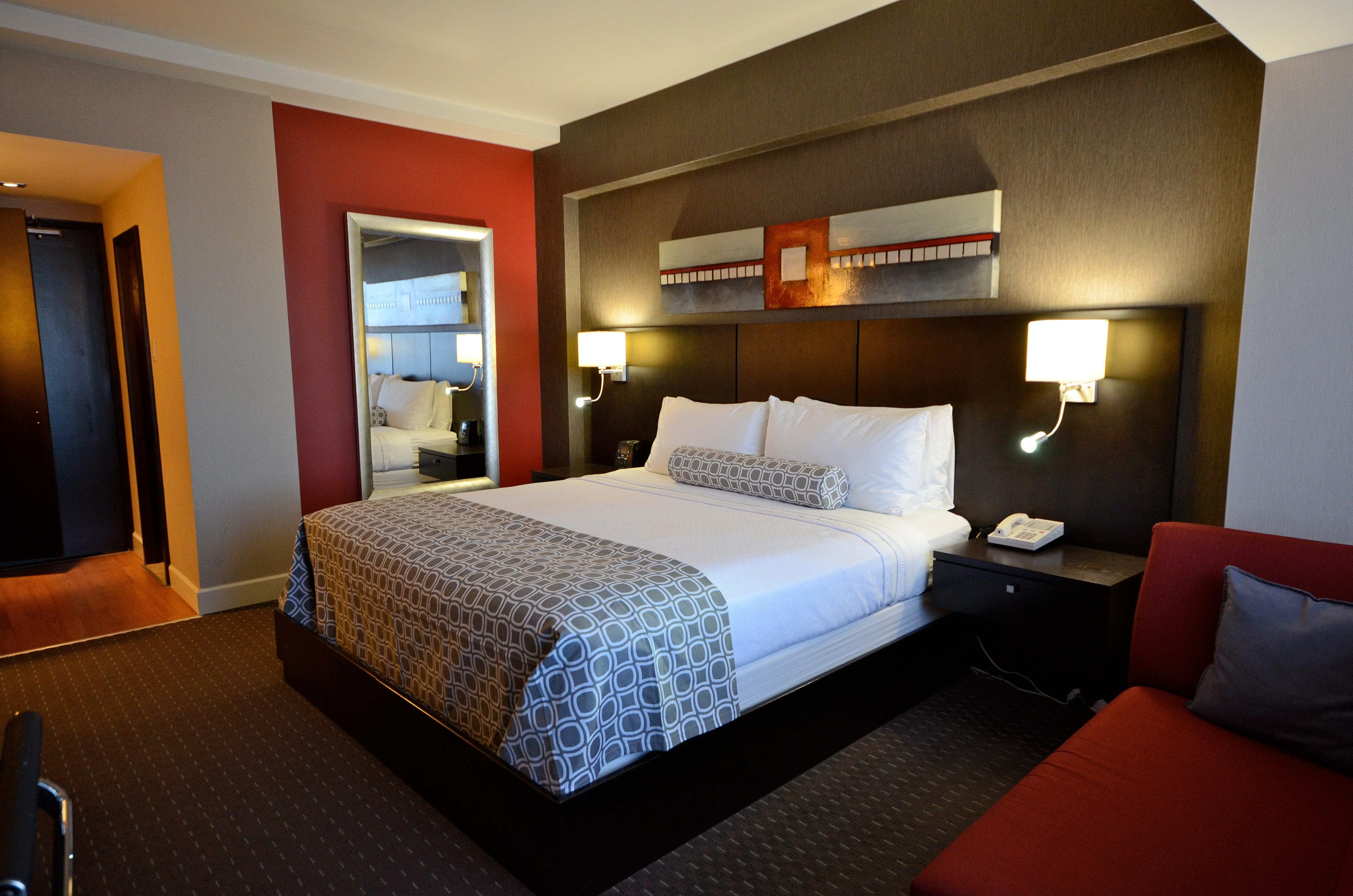 Armon Plaza Montreal Airpt, Trademark Collection By Wyndham Exterior foto